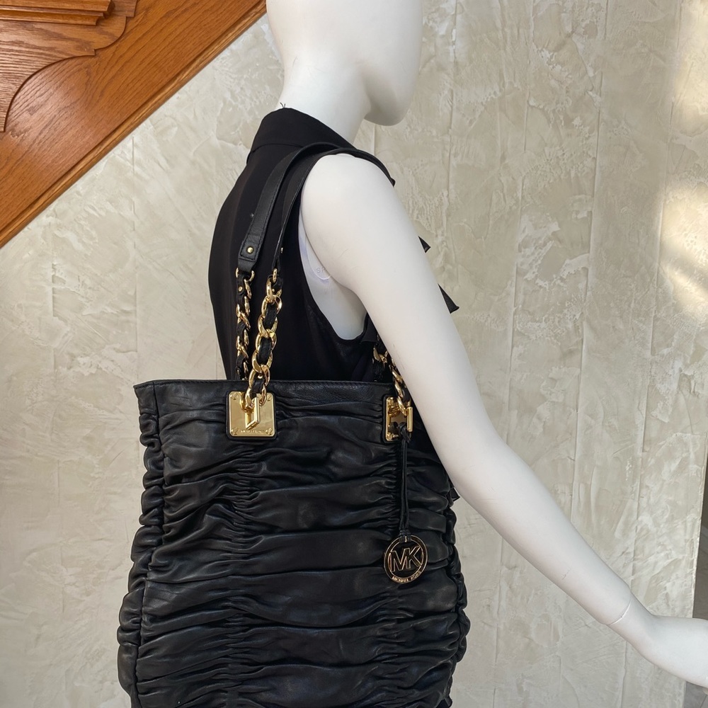 NWOT Michael Kors Lambskin Leather Bag Black